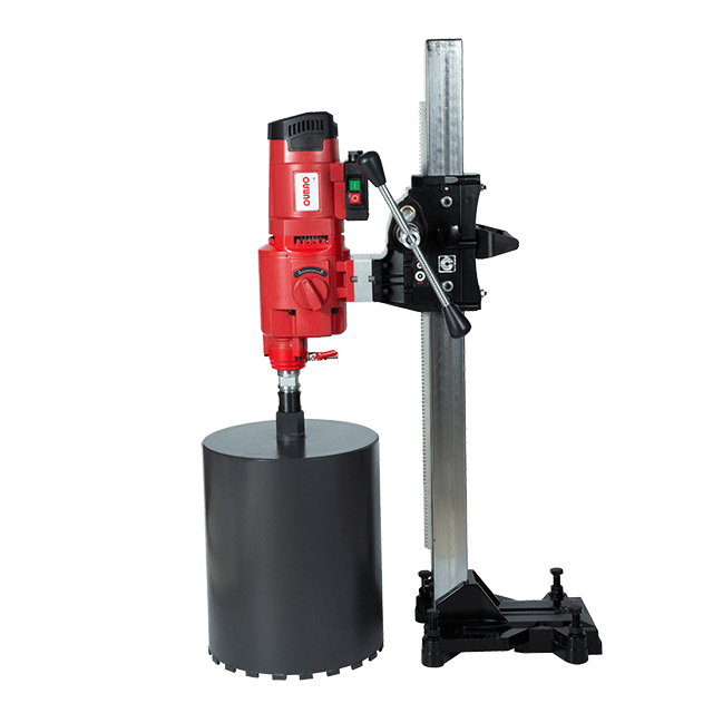 在水電安裝場景下，金剛石鉆孔機的使用方式是什么？